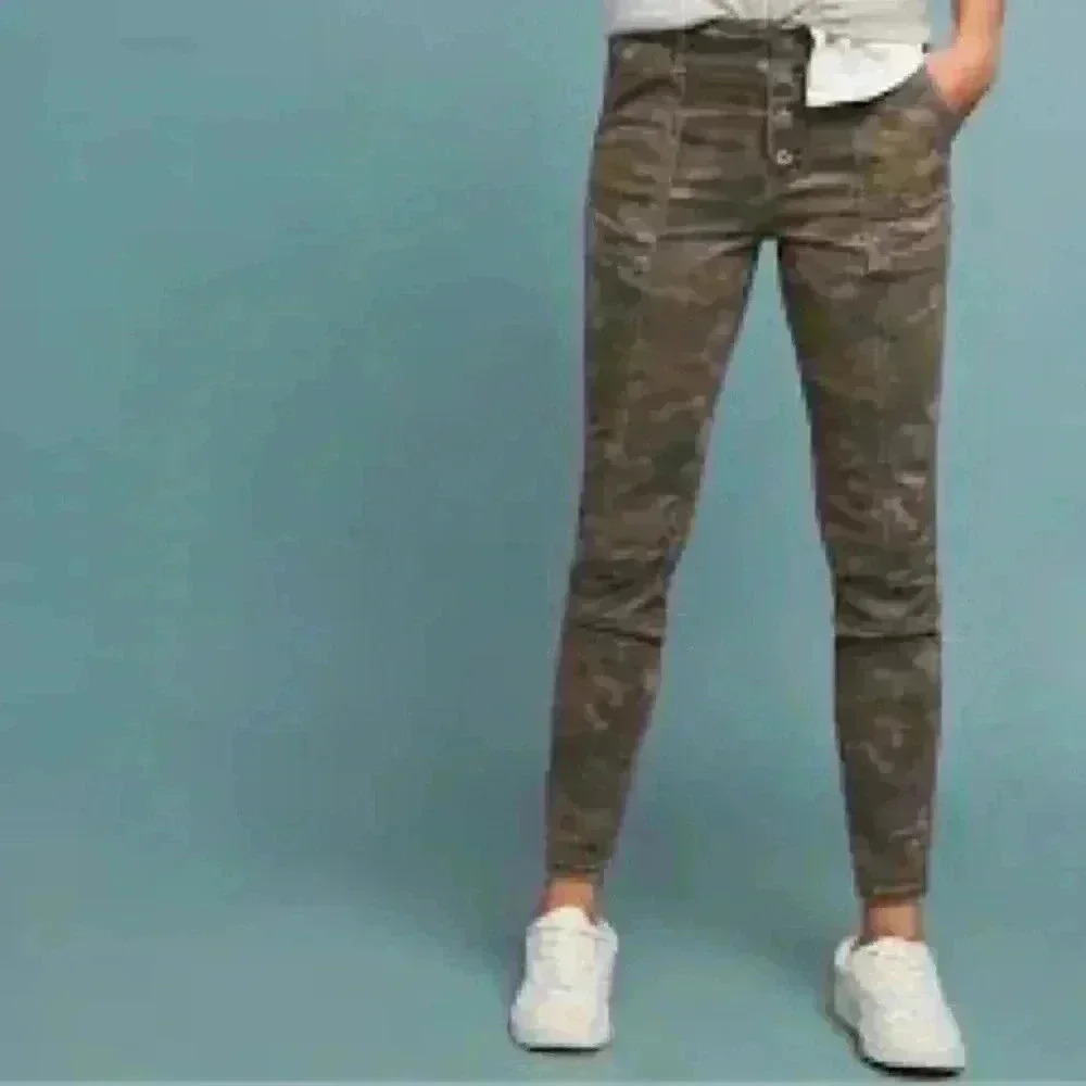 Womens size 27 Anthropologie slim camo cargo pants, #J378